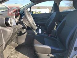 نيسان فيرسا